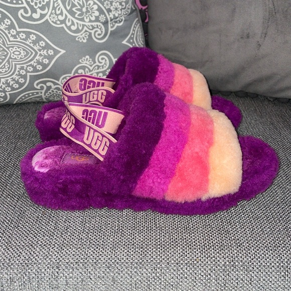 FUCHSIA PINK UGG FLUFF YEAH SLIDES 🍭🍬 - Picture 1 of 8